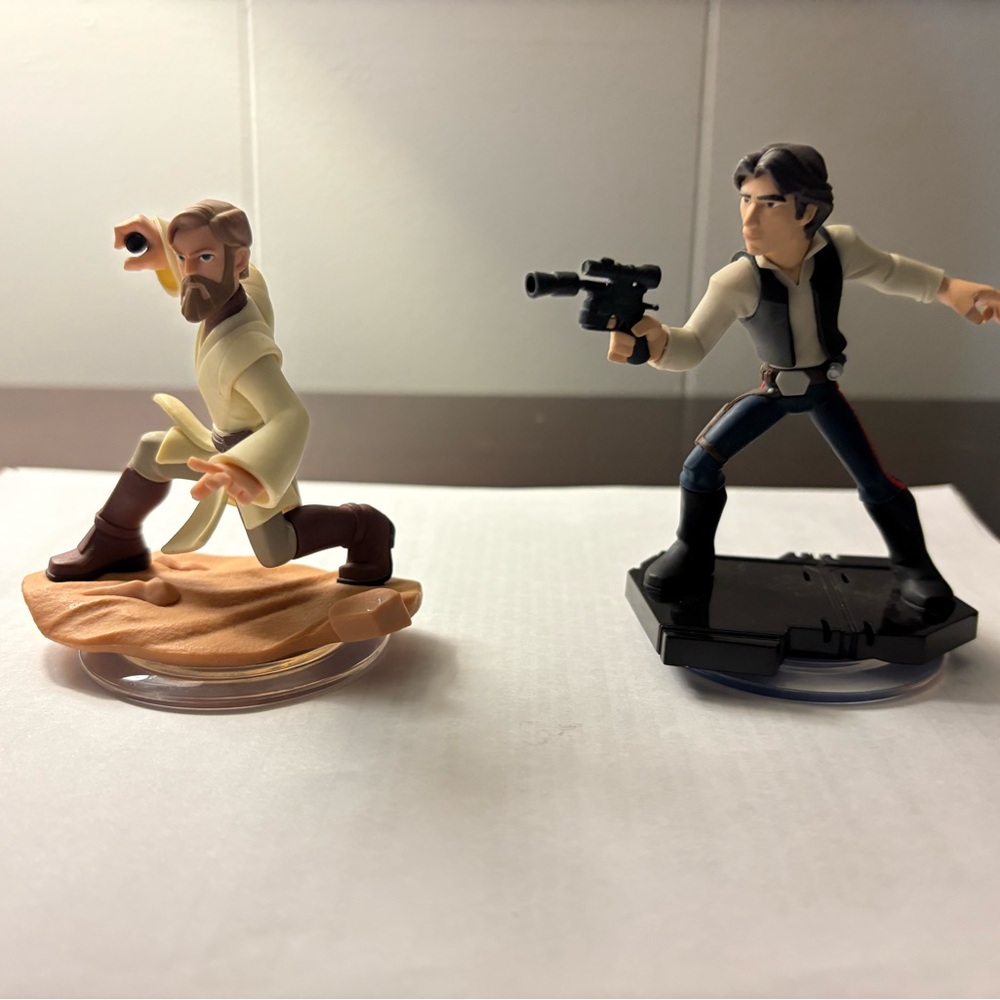2 Disney Infinites Star Wars characters